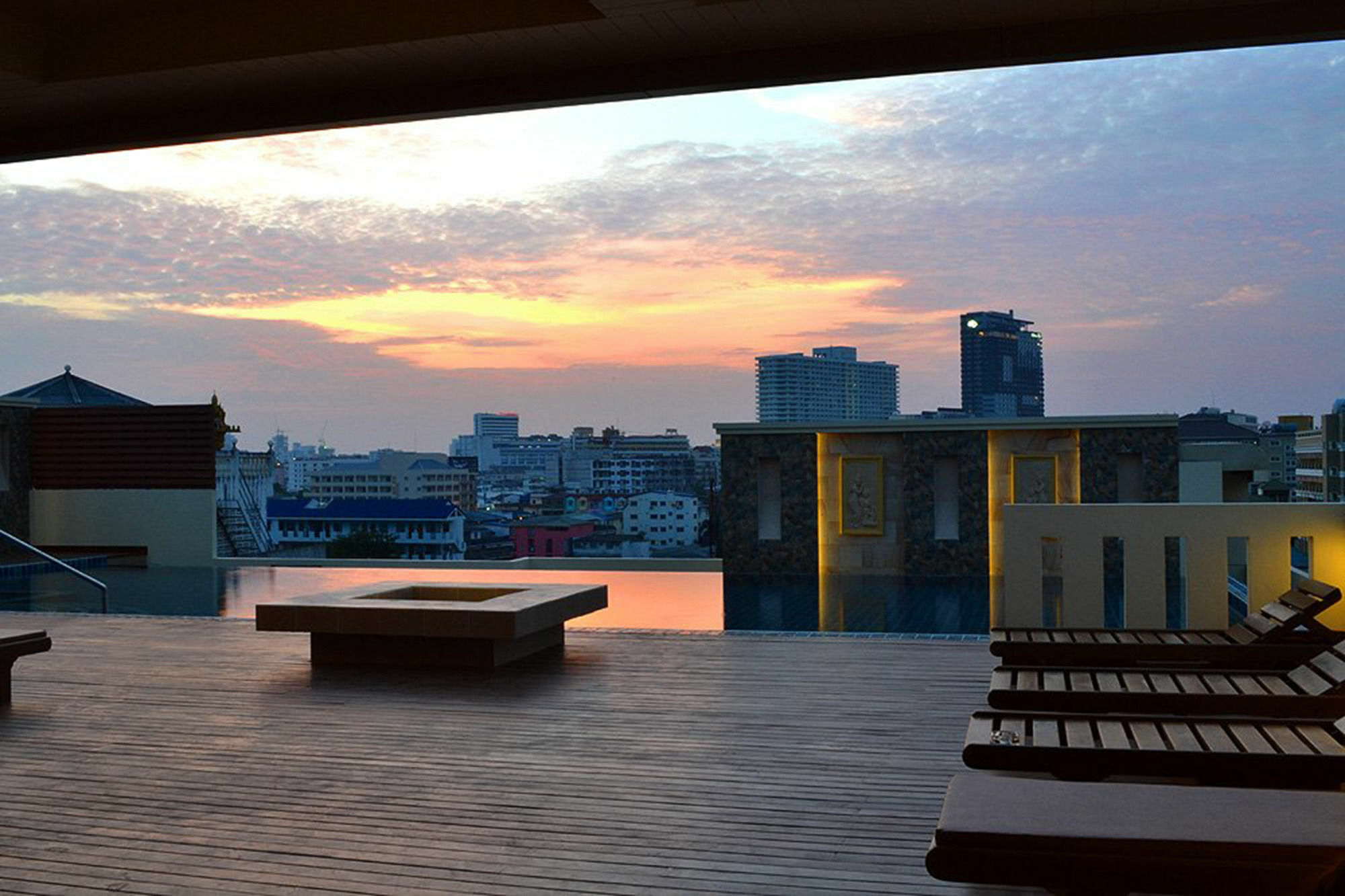 D Xpress Pattaya Hotel Exterior photo